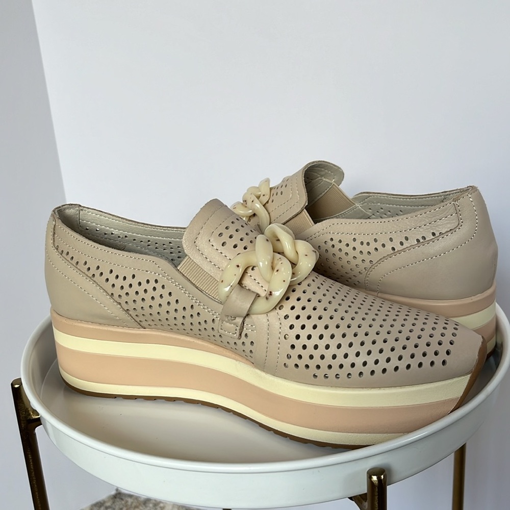 NWOT DOLCE VITA JHENEE PERFORATED SNEAKERS/LOAFERS